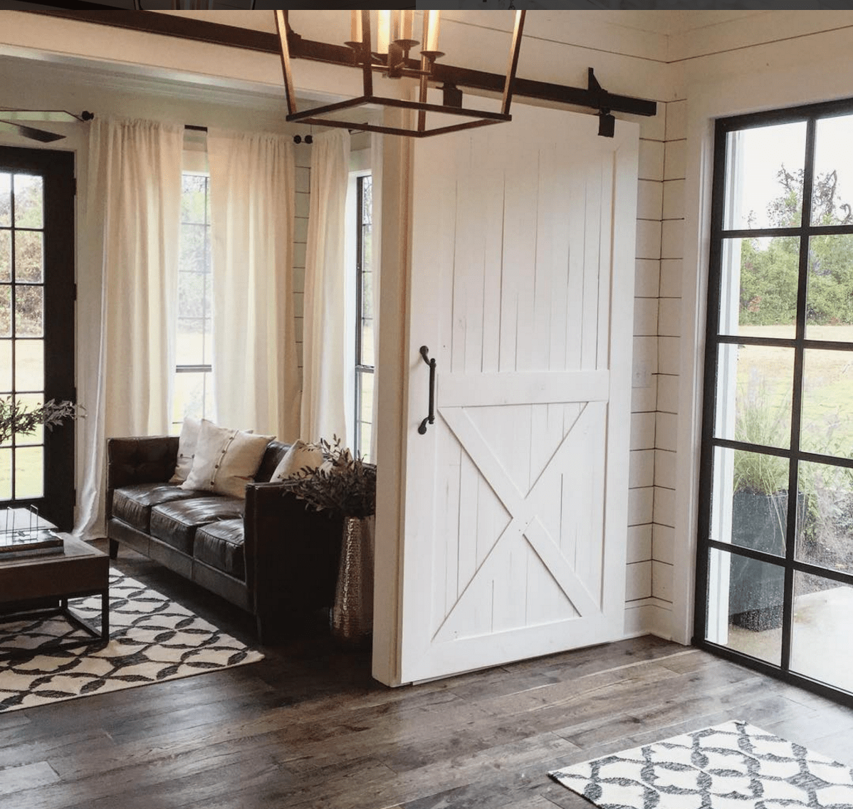 “Fixer Upper” Country-Chic Style by Joanna Gaines