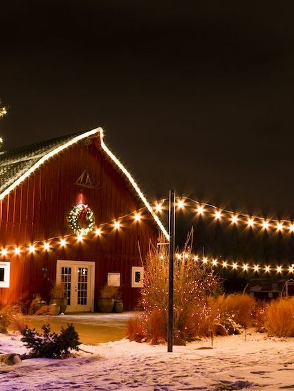 Ways To Decorate Your Barn For The Holidays